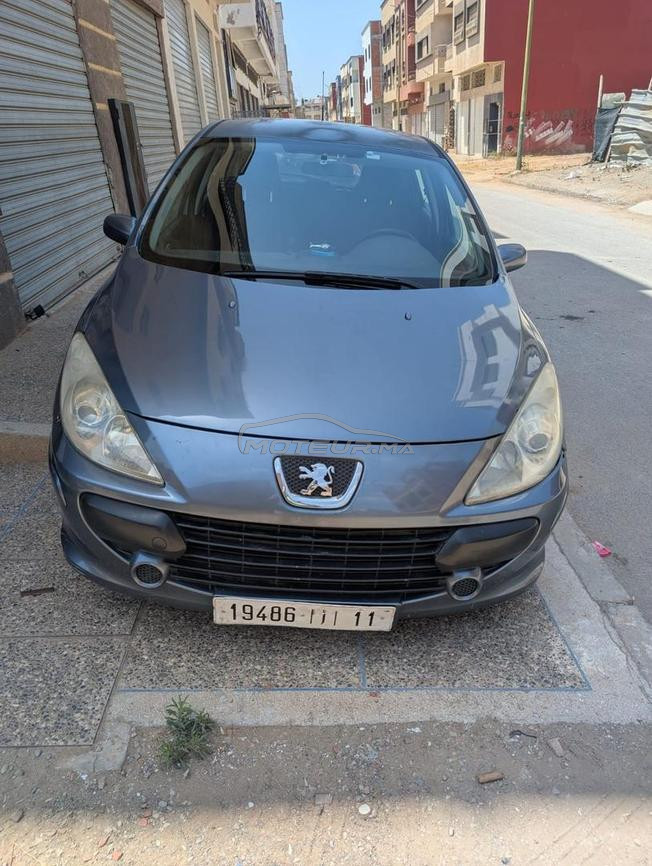 Peugeot essence très bonne état 