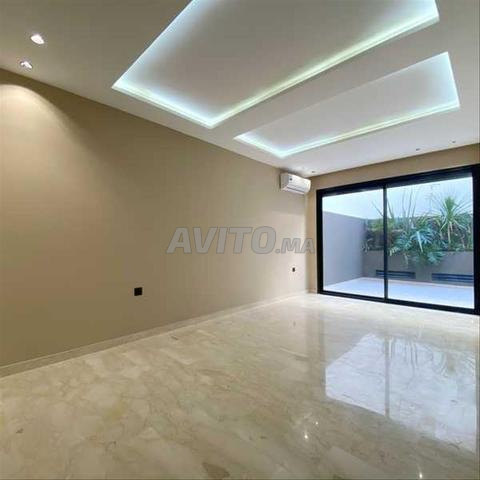 169890-شقة للإيجار بـ 7500 درهم في بورغون (أنفا)