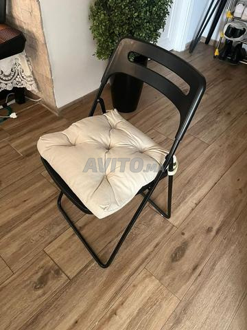 كرسيان IKEA نيس مع وسائد
