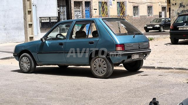 Voiture Peugeot à Madiana, bienvenue aux intéressés - 2