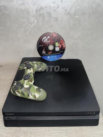PS4 très bon état 500 Go avec jeu original
