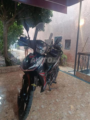 MOTO SANYA TRÈS BON ÉTAT - 2