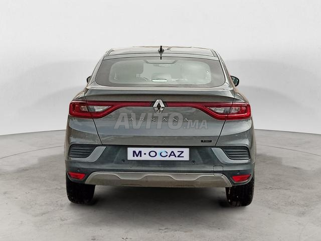 RENAULT. Arkana