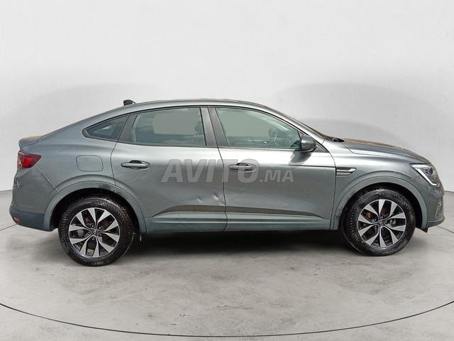 RENAULT. Arkana