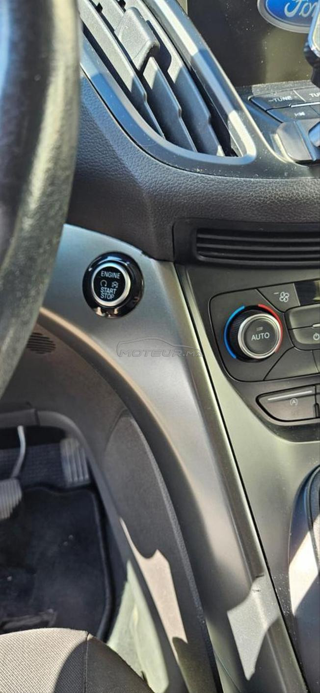 Ford Kuga Diesel Manuelle 2019 en très bon état 