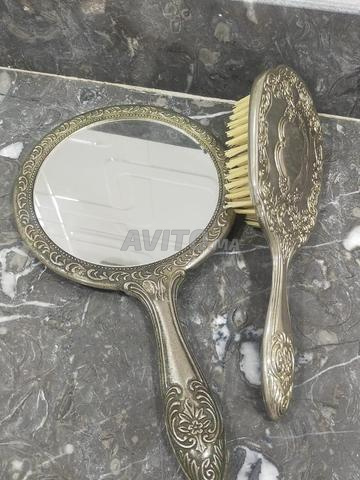 مرآة ومشط