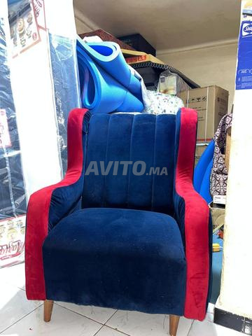Fauteuil confortable et élégant en bon état - 2