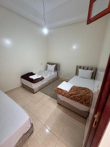 Chambre équipée pour 3 personnes avec salle de bain et douche privée - Ouarzazate