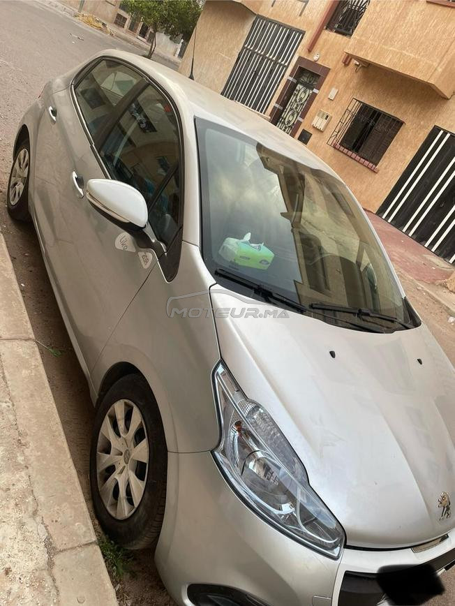 Peugeot 208 à vendre très bon  état 