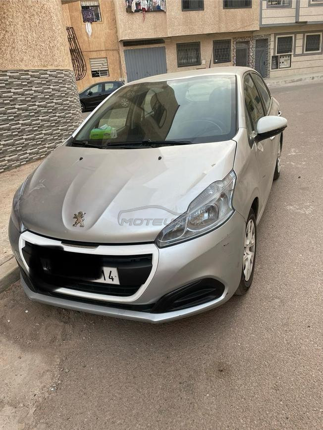 Peugeot 208 à vendre très bon  état 
