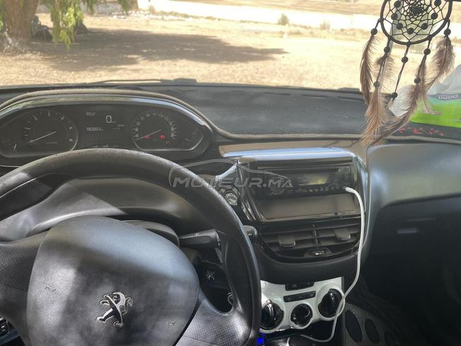 Peugeot 208 à vendre très bon  état 