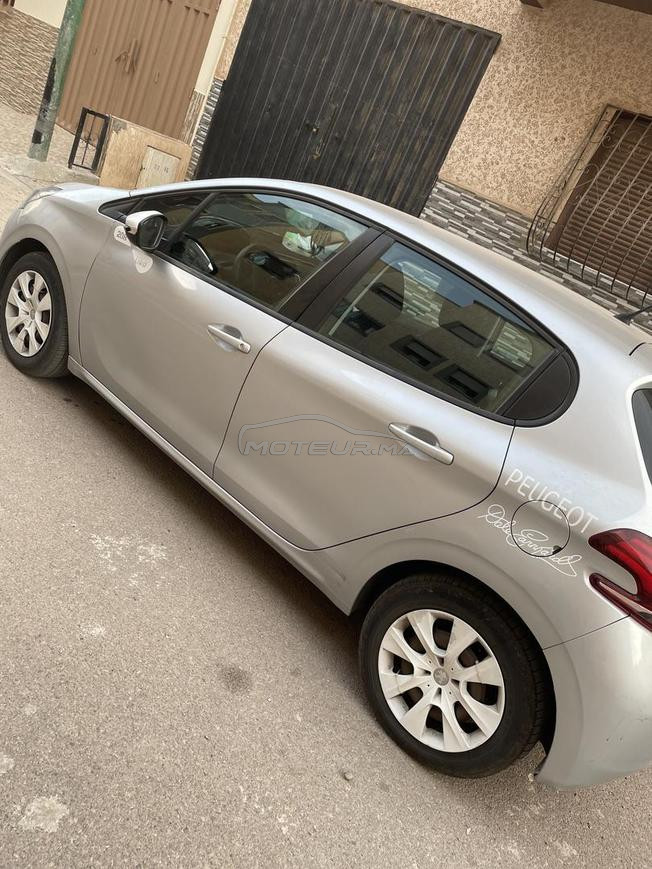 Peugeot 208 à vendre très bon  état 
