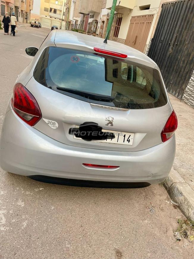 Peugeot 208 à vendre très bon  état 