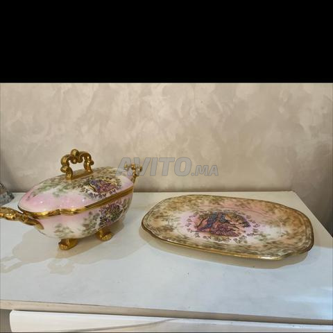 علبة حلوى من البورسلين مع طبق مطابق - 2