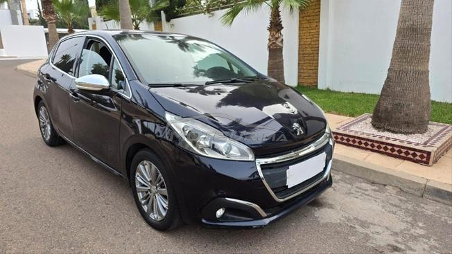 Peugeot 208 très bon état 