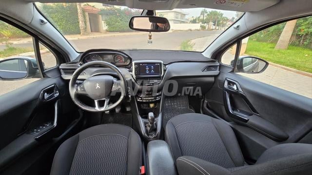 Peugeot 208 très bon état - 2