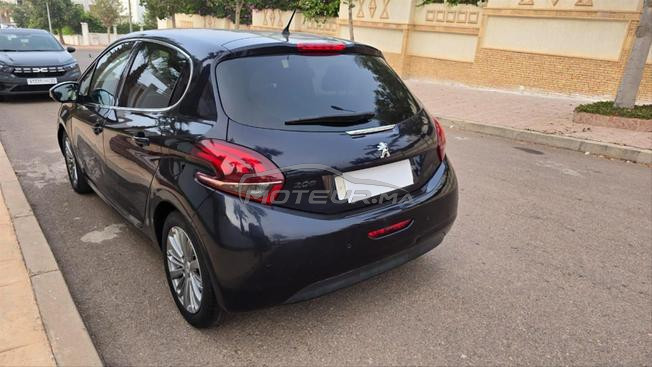 Peugeot 208 très bon état 