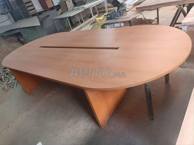 Table de Conférence Moderne - 2