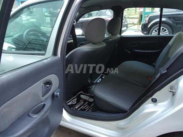 Renault Clio Diesel Manuelle 2006 à Tanger - 2