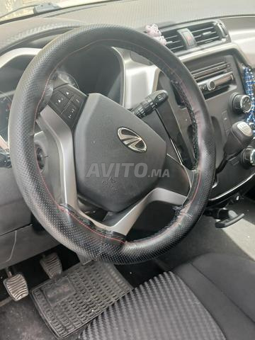ماهيندرا KUV100 - 2