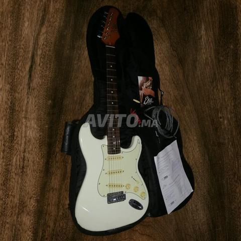 حزمة جيتار كهربائي Eko ST300 كالجديد - 2