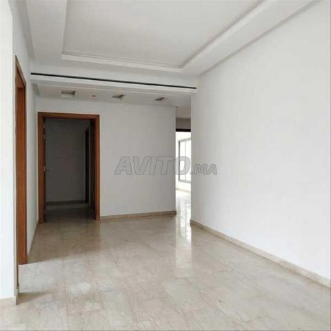 168330-شقة للإيجار بـ 5500 درهم في المستشفيات