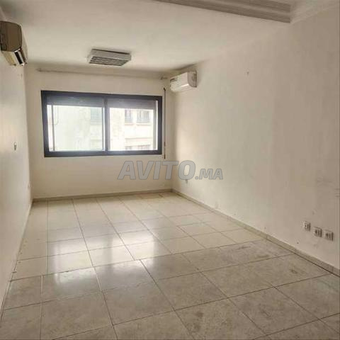 186219-بيع شقة في الدار البيضاء بمساحة 232 متر مربع - 2