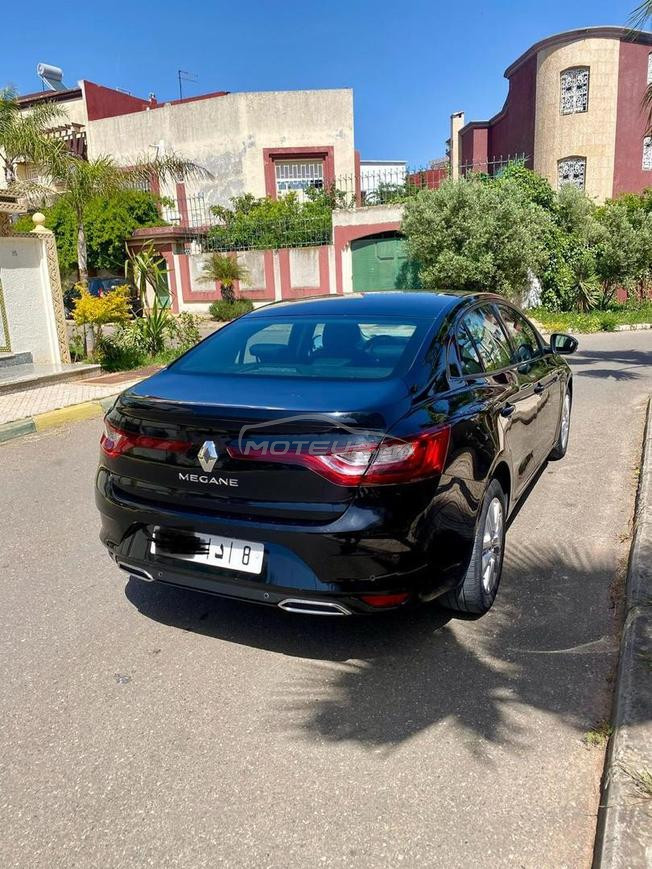 Renault megane 4 sedane très propre.  
