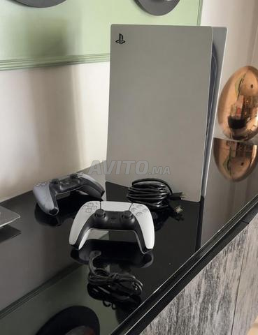 PS5 digitale, 1 manette et jeux inclus - 2
