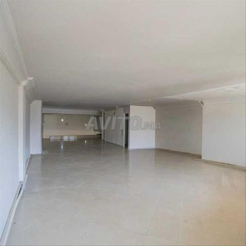 186624-Local à louer à 34000DH à Casablanca Finance