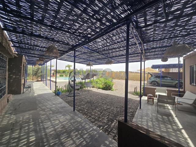Ferme et piscine à louer