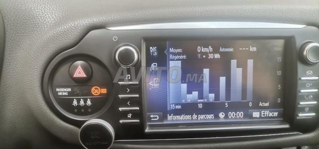 🚗 Toyota Yaris Hybride (Automatique) - 2