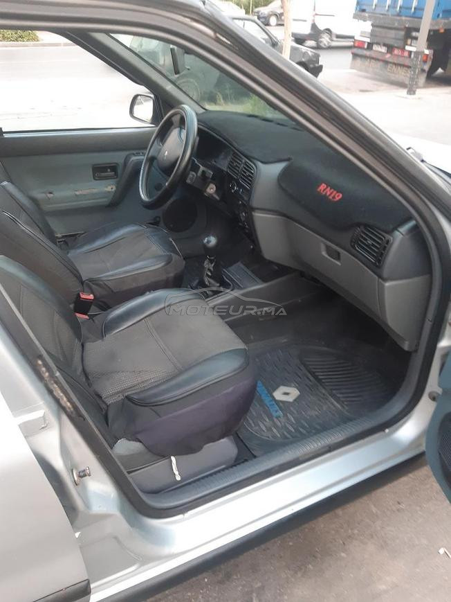 Renault 19