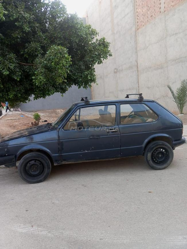 سيارة فخمة 