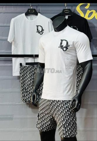 Ensemble Dior et Burberry, complet et disponible
