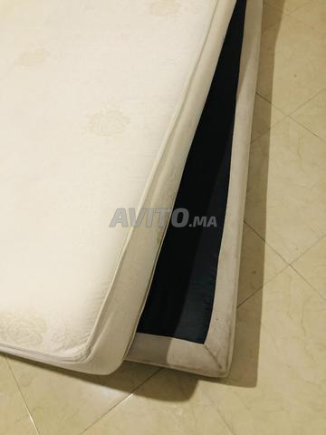 مرتبة وإطار سرير نظيفان - 2