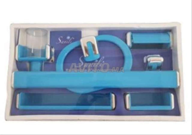 Accessoires de salle de bain couleurs variées - 2