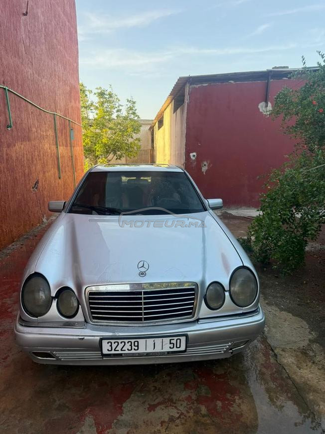Mercedes Benz 220 