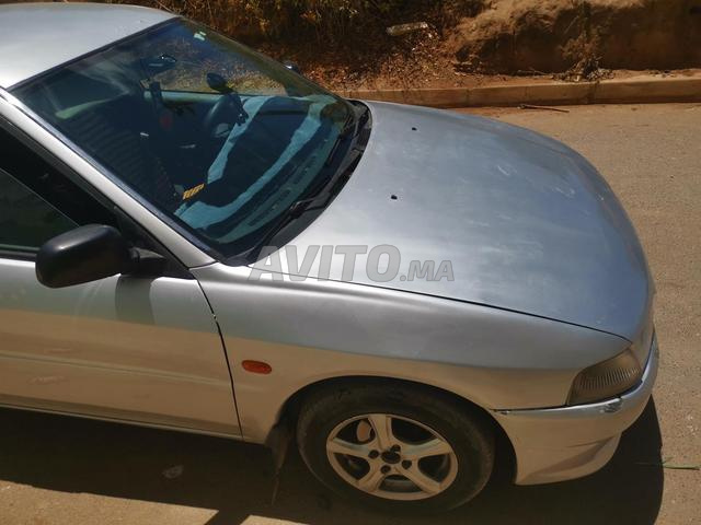 Mitsubishi Lancer 99 essence 7cv bon état - 2