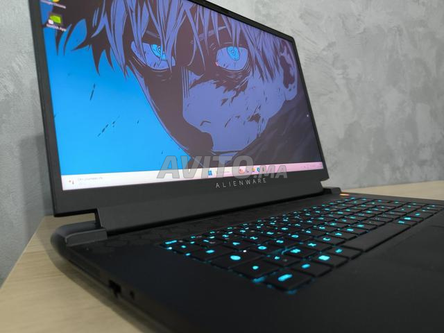 Alienware m17 R5 AMD Ryzen 7 6800H RTX 3070ti 8g