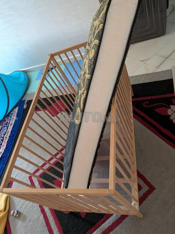 سرير أطفال ايكيا مع مرتبة جديدة - 2