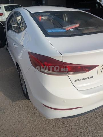 Hyundai Elantra 2018 - 2