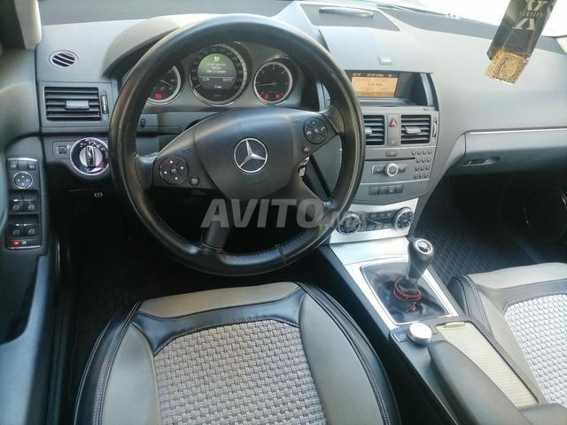 Mercedes-Benz 220 Diesel Manuelle 2010 à Safi - 2