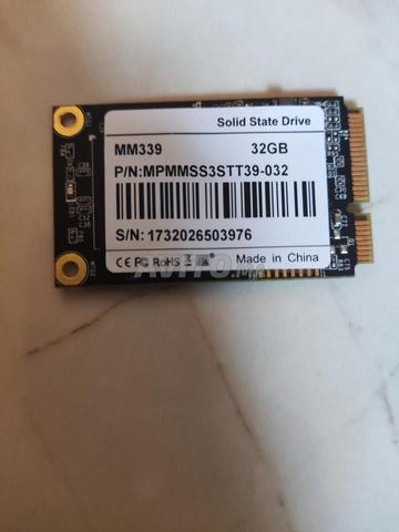 SSD إقلاع 32 جيجابايت.