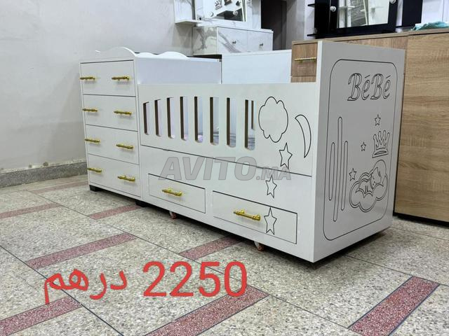 سرير أطفال أنيق وعملي