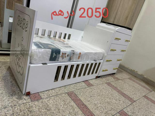 Lit bébé élégant et pratique - 2