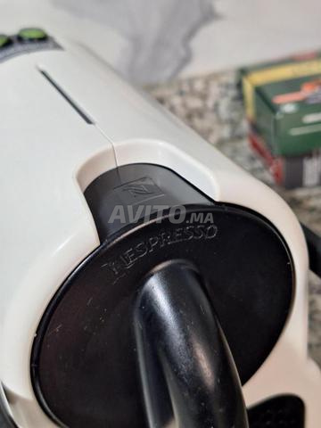 آلة تحضير القهوة Nespresso DeLonghi موديل Inissia - 2