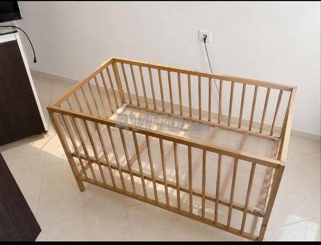 lit bebe tres bon etat - 2