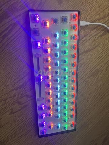لوحة مفاتيح ميكانيكية للألعاب T-WOLF T60 RGB - 2