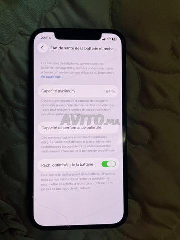 iPhone 12 normal 128 Go, batterie 84%, toujours en bon état - 2